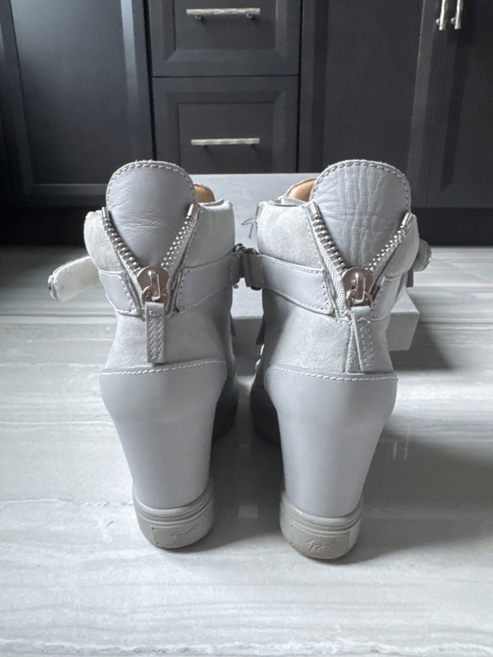 Giuseppe Zanotti for Jennifer Lopez - Picture 3 of 8